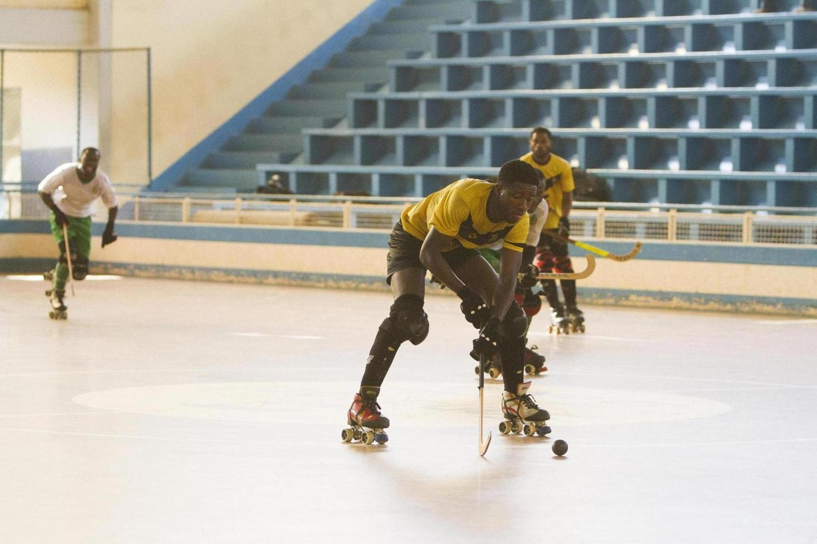 Académica starts title defense with rout Académica starts title defense with rout