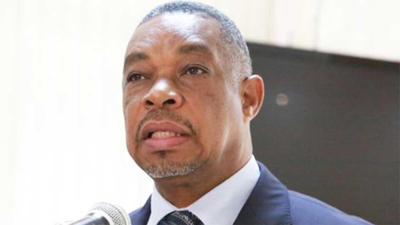 Minister of the Interior wants more police surveillance during the festive season Minister of the Interior wants more police surveillance during the festive season