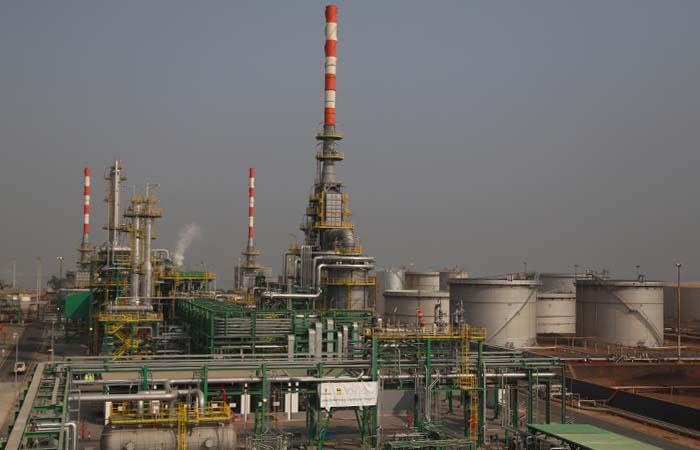 Cabinda refinery in the equipment assembly phase - Angola