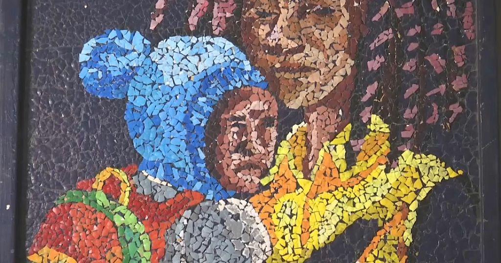 Kenyan artist uses eggshells to make art