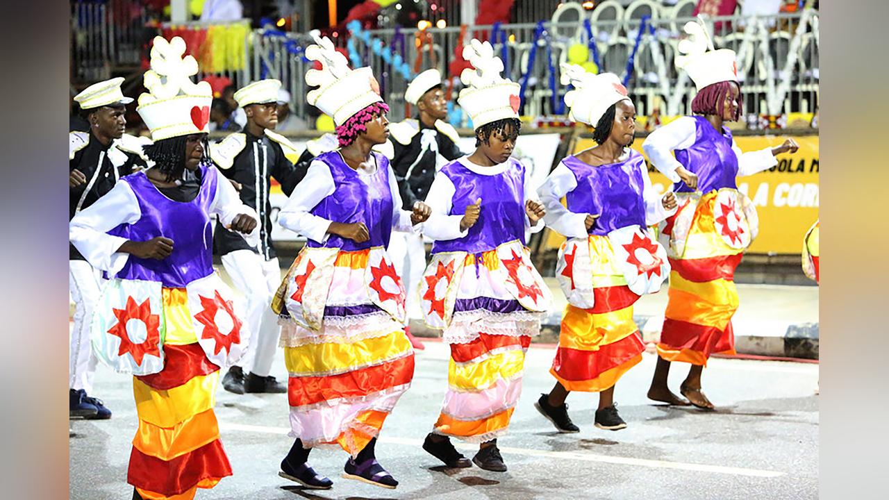 Six groups represent Kilamba Kiaxi at the Carnival party - Angola