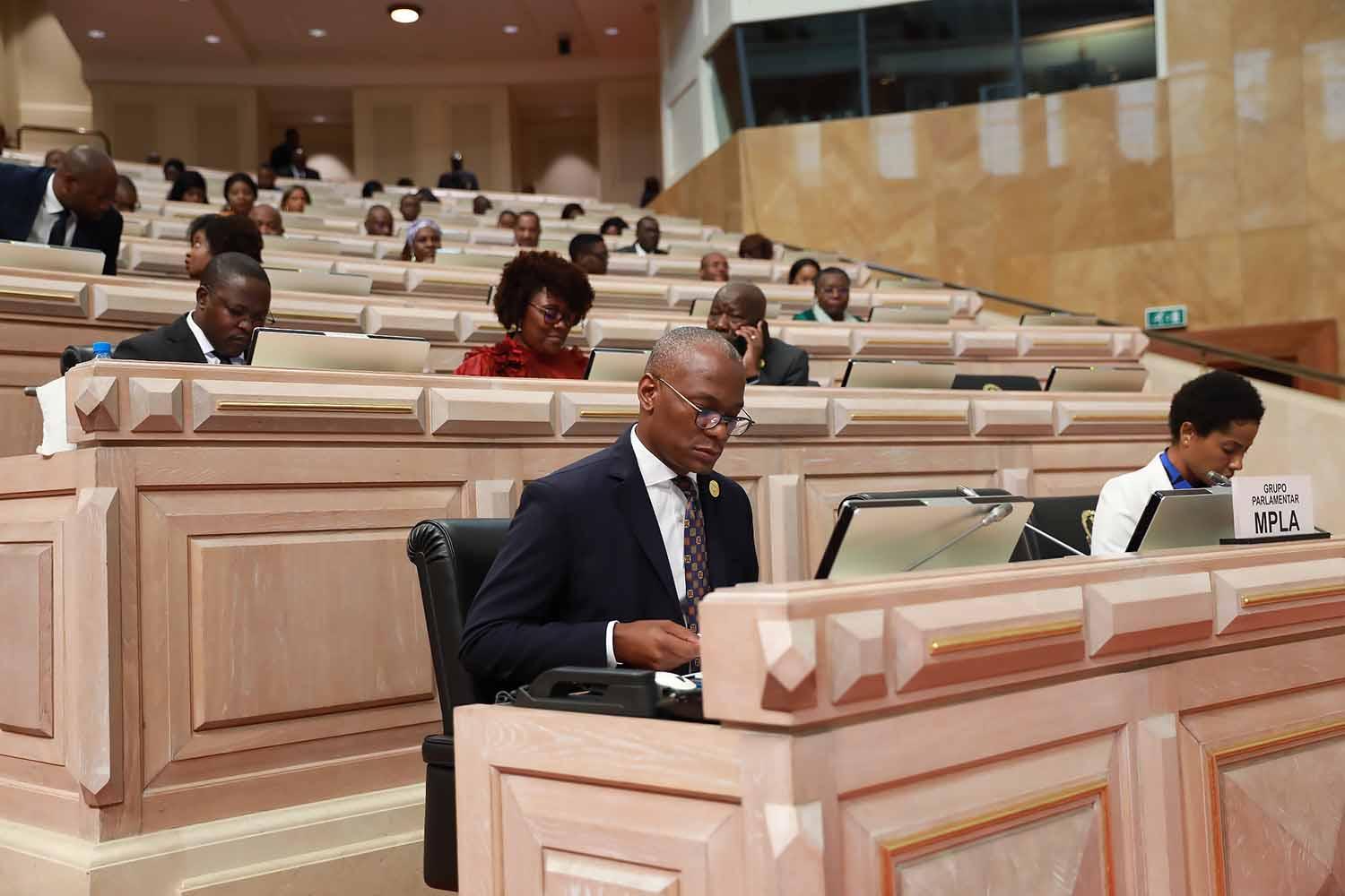 MPLA defends dialogue for the production of consensus in the hemicycle MPLA defends dialogue for the production of consensus in the hemicycle