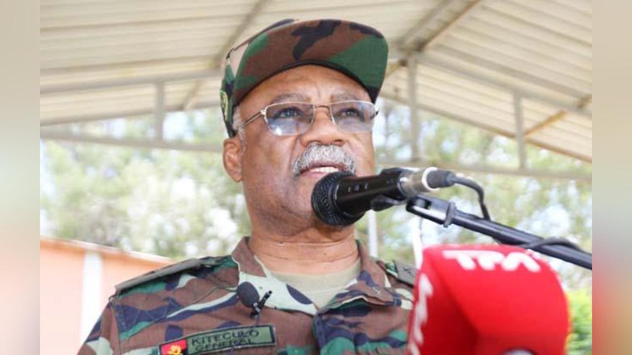 Army Commander Calls for Greater Collaboration Army Commander Calls for Greater Collaboration