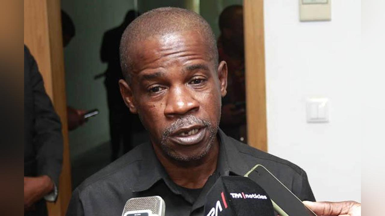 More than two hundred artists have professional licenses More than two hundred artists have professional licenses