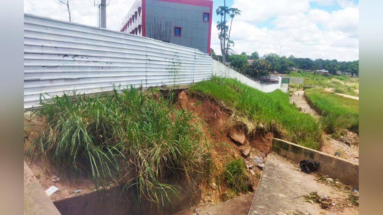 Deputy governor recommends speedy cleaning of Saurimo ditches Deputy governor recommends speedy cleaning of Saurimo ditches