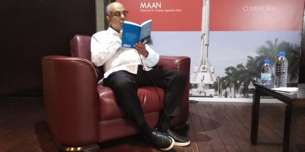 João Melo publishes book in the UK João Melo publishes book in the UK