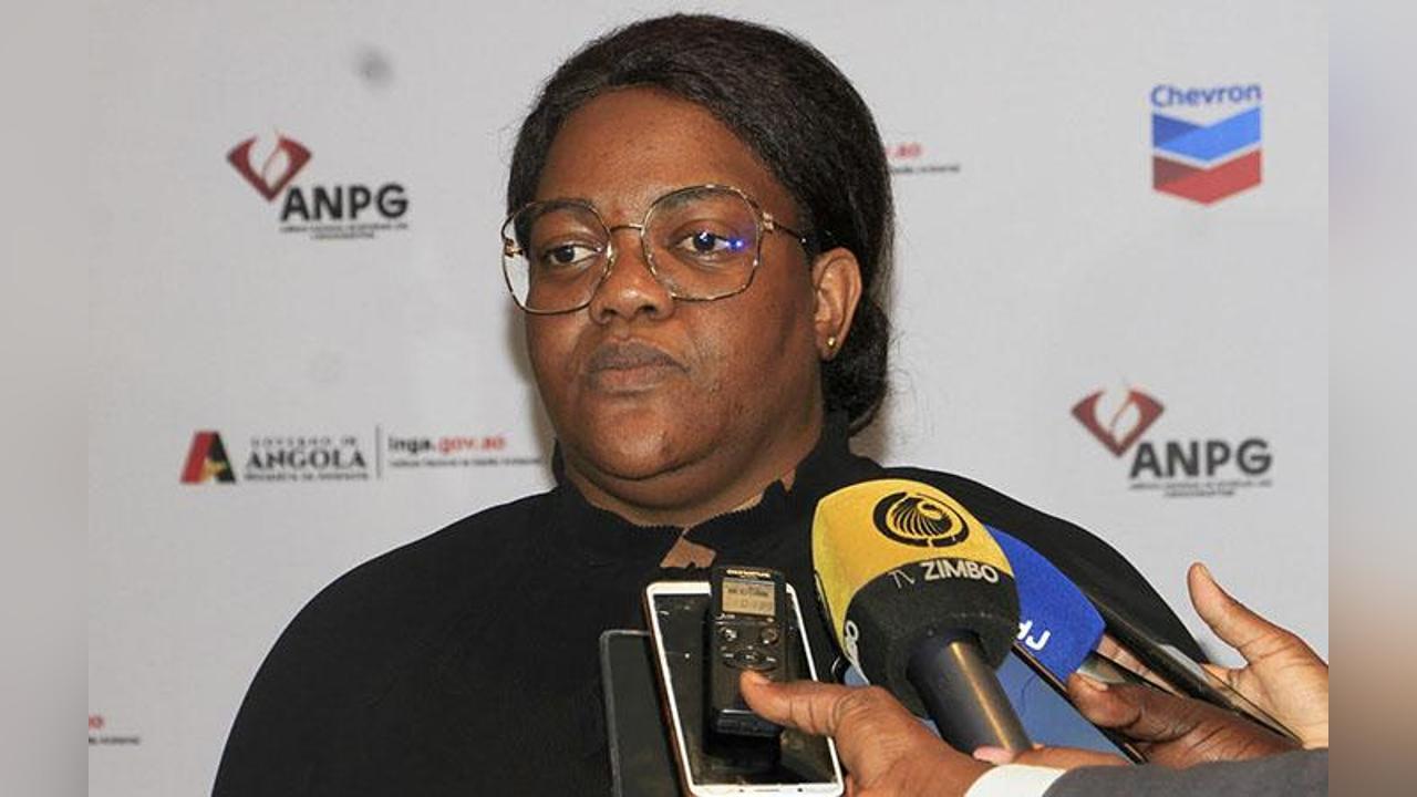 Secretary of State defends improvement of environmental legislation Secretary of State defends improvement of environmental legislation