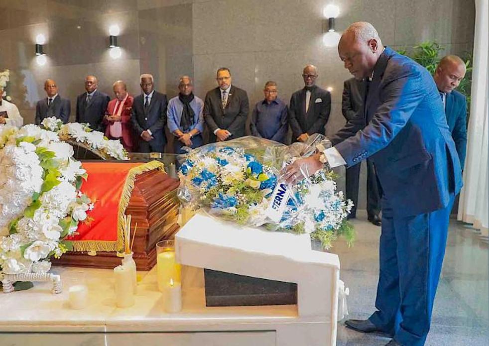 José Eduardo Dos Santos Honored by his Foundation José Eduardo Dos Santos Honored by his Foundation