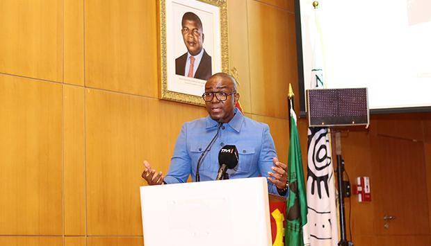 Afdb has Nearly one Billion Dollars Available for Angola Afdb has Nearly one Billion Dollars Available for Angola