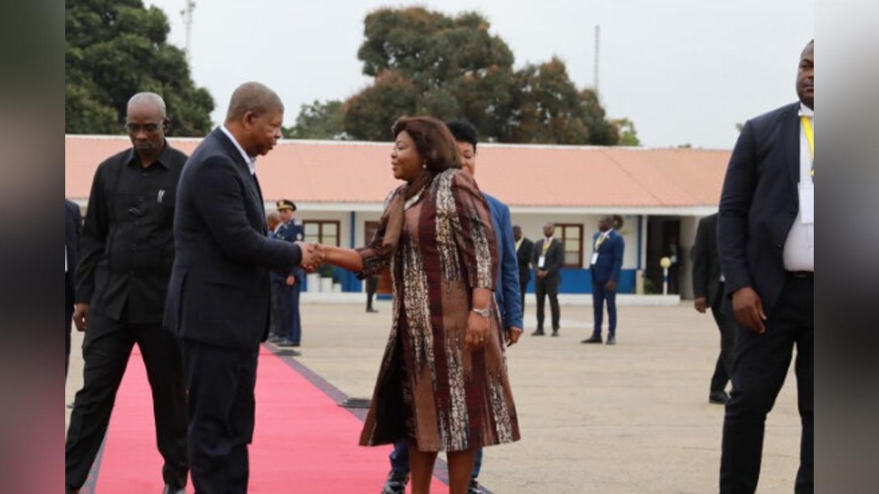 Head of State Leaves for Cuando Province Head of State Leaves for Cuando Province