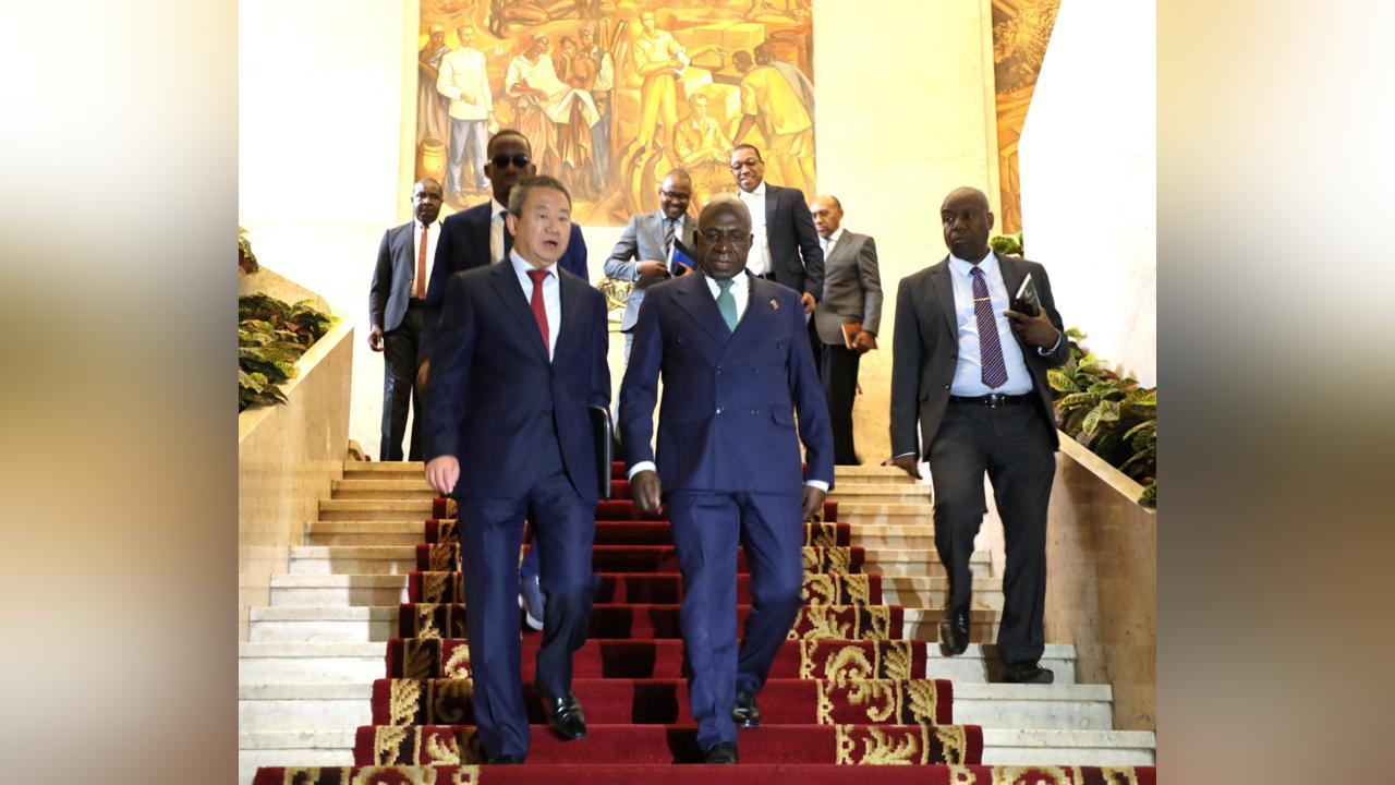 Foreign Minister Téte António Discusses DRC Issues with UN Envoy