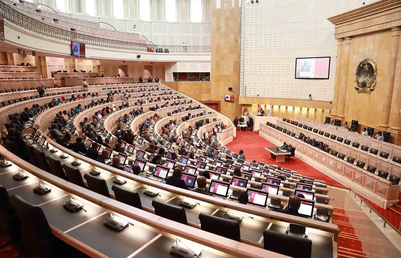 Jonas Savimbi and Holden Roberto Receive National Medal Jonas Savimbi and Holden Roberto Receive National Medal
