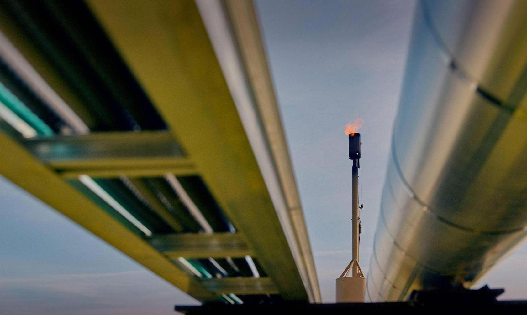 Corporate Gaslighting and the Fossil Fuel Industry Corporate Gaslighting and the Fossil Fuel Industry