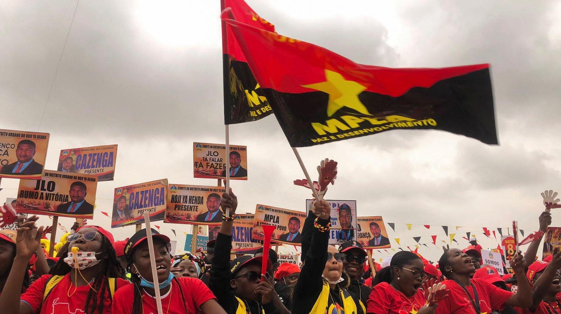 MPLA Politburo Assesses Party'S Internal Affairs MPLA Politburo Assesses Party'S Internal Affairs