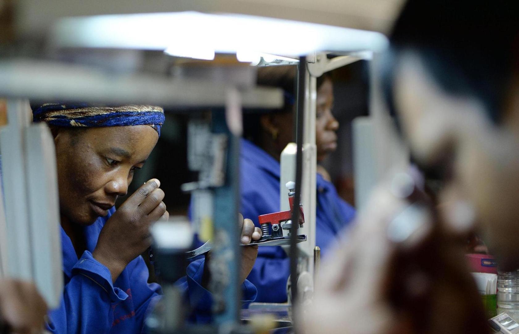 Angola'S Diamond Sale Drops 14Pct Angola'S Diamond Sale Drops 14Pct