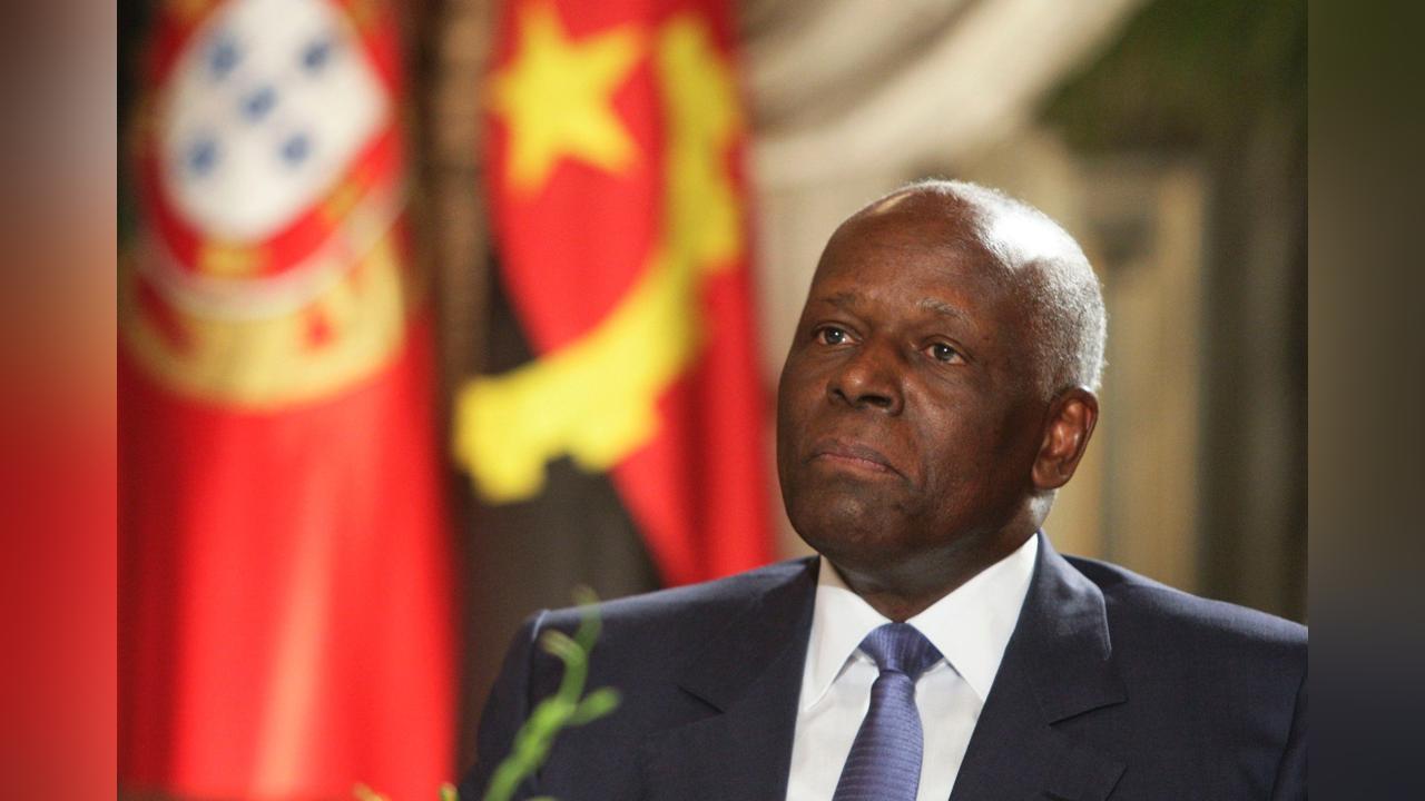 José Eduardo Dos Santos Awarded the Class of Honor Medal José Eduardo Dos Santos Awarded the Class of Honor Medal