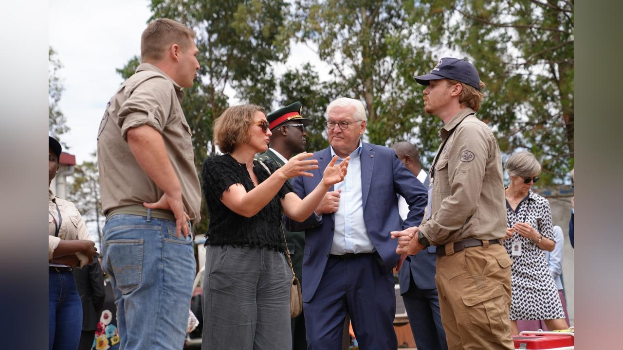 German President Visits Animal Vaccine Center in Huambo German President Visits Animal Vaccine Center in Huambo