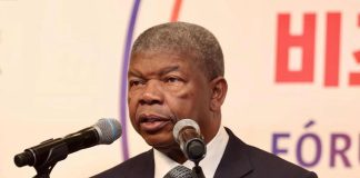 Angolan President Honors Former US Heads of State Angolan President Honors Former US Heads of State