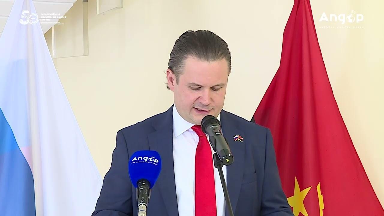 Gallery of Ambassadors Celebrates 50 Years Angola Russia