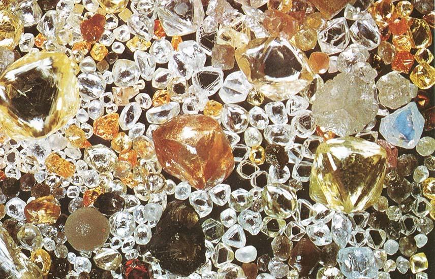 National Police Arrest Two Foreigners for Diamond Possession National Police Arrest Two Foreigners for Diamond Possession