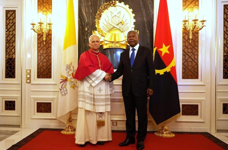 President João Lourenço and Pope Leo XIV Exchange Gifts President João Lourenço and Pope Leo XIV Exchange Gifts