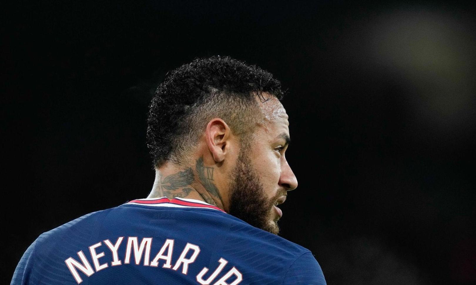 Neymar bientôt jeté dehors par Kylian Mbappé ? Neymar bientôt jeté dehors par Kylian Mbappé ?