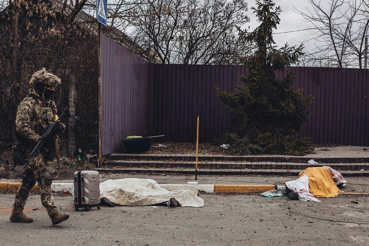 HRW accuse la Russie d’avoir ouvert le feu sur des véhicules civils en Ukraine, et demande une « vérification » avant de tirer. HRW accuse la Russie d’avoir ouvert le feu sur des véhicules civils en Ukraine, et demande une « vérification » avant de tirer.