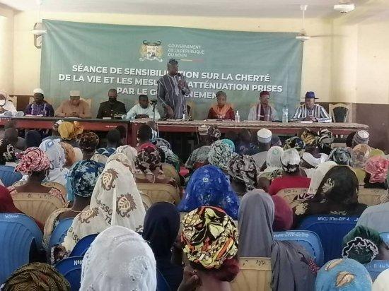 Zoumarou et Adambi expliquent les mesures d’atténuation dans le Borgou Zoumarou et Adambi expliquent les mesures d’atténuation dans le Borgou