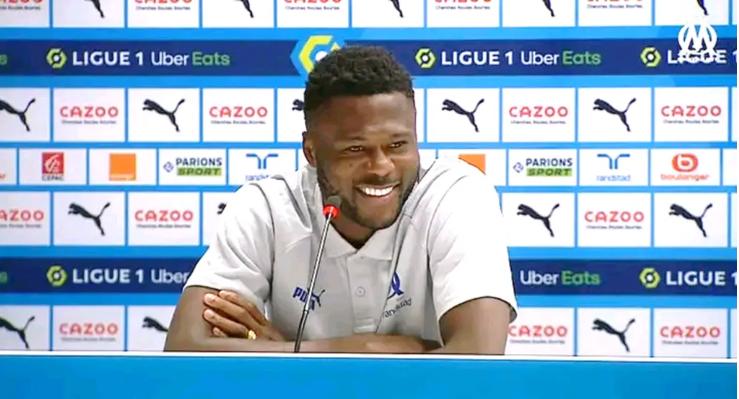 Chancel Mbemba : « Le bilan, ça sera pour les journalistes...moi je bosse » Chancel Mbemba : « Le bilan, ça sera pour les journalistes...moi je bosse »