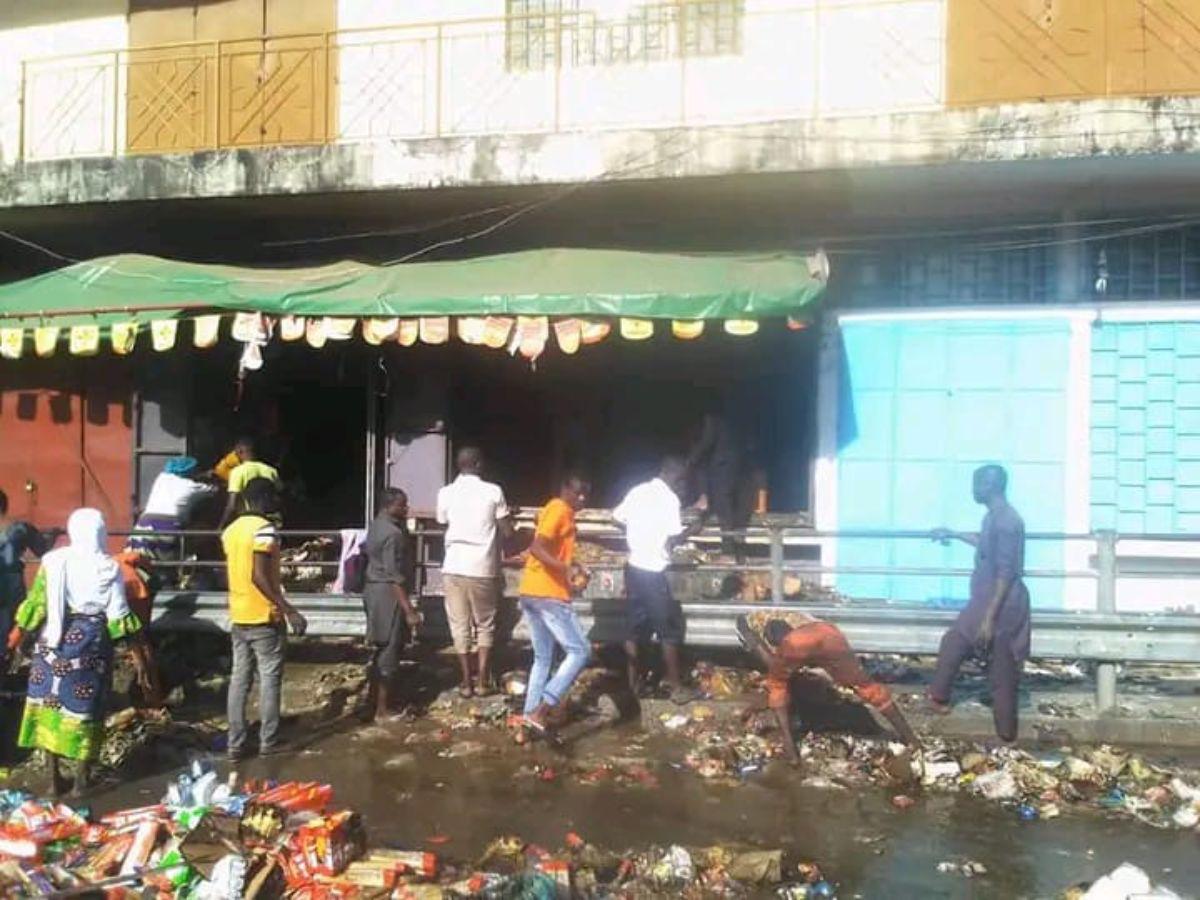 Bénin: un incendie fait d’énormes dégâts au marché Arzèkè de Parakou Bénin: un incendie fait d’énormes dégâts au marché Arzèkè de Parakou