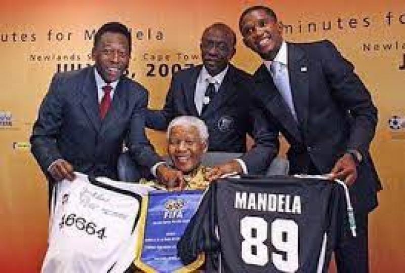 Décès de Pelé : les hommages de Samuel Eto’o, Kylian Mbappe, Ronaldo, Neymar, Macky Sall, Lula, etc. Décès de Pelé : les hommages de Samuel Eto’o, Kylian Mbappe, Ronaldo, Neymar, Macky Sall, Lula, etc.