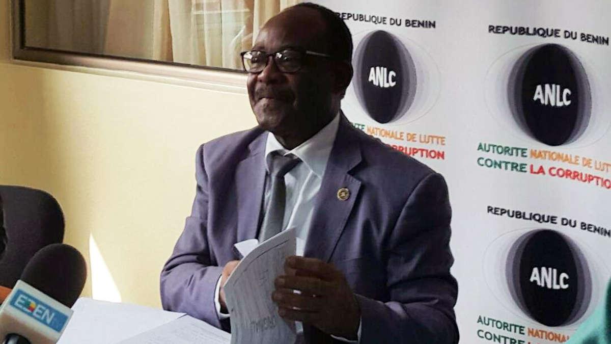 Bénin – Ouverture du parlement au public: 5 OSC mandatées pour la mission Bénin – Ouverture du parlement au public: 5 OSC mandatées pour la mission