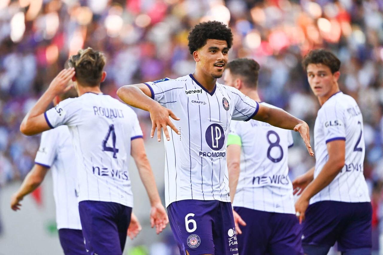 France
Toulouse FC : Après des clubs anglais, un prétendant allemand entre dans la danse pour Aboukhlal France Toulouse FC : Après des clubs anglais, un prétendant allemand entre dans la danse pour Aboukhlal