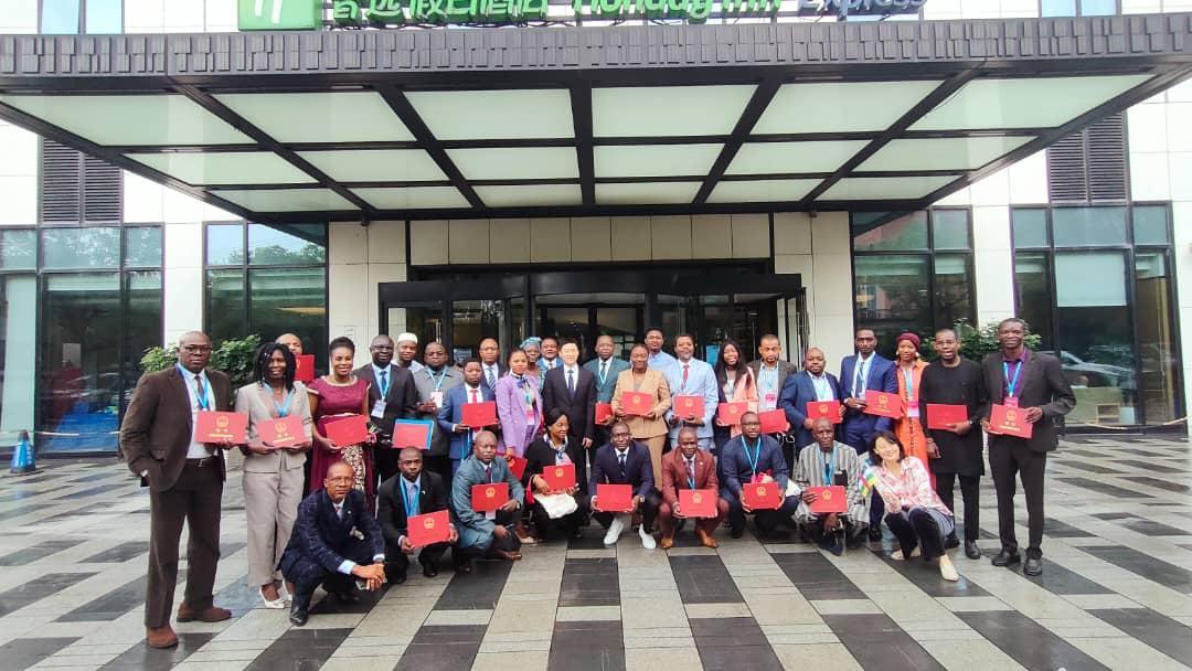 Séminaire sur la coopération industrielle sino-africaine : trente-deux participants africains certifiés Séminaire sur la coopération industrielle sino-africaine : trente-deux participants africains certifiés