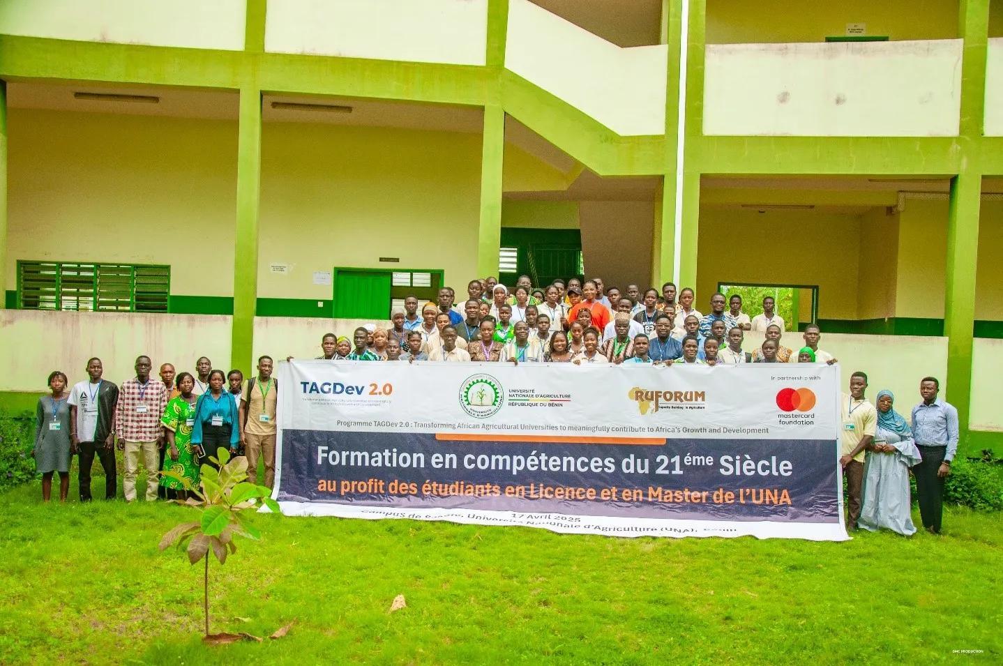 Université Nationale D'Agriculture Forme 150 Étudiants Université Nationale D'Agriculture Forme 150 Étudiants
