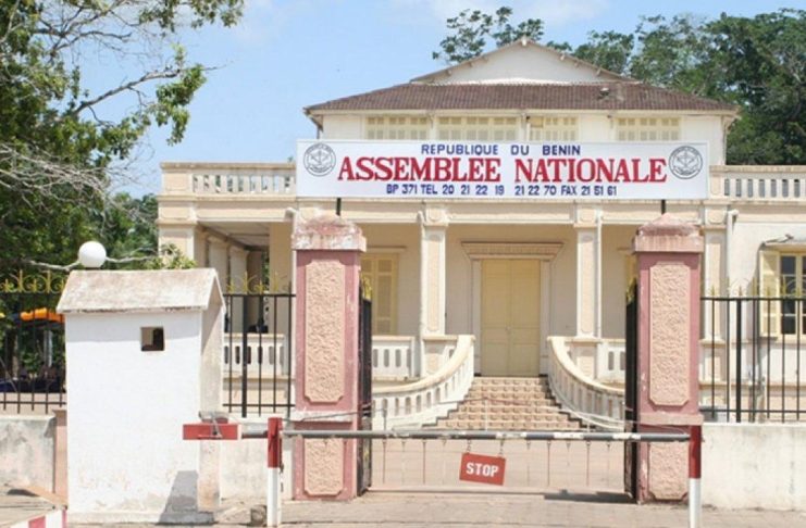 Révision De La Constitution Par Les Députés Majoritaires Révision De La Constitution Par Les Députés Majoritaires