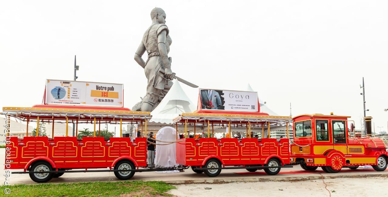 le petit train touristique de Cotonou inauguré le petit train touristique de Cotonou inauguré