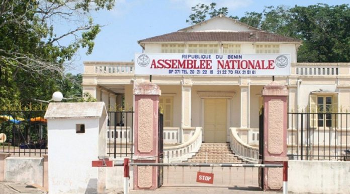 Nouveau Bureau de l’Assemblée Nationale 10è Législature Nouveau Bureau de l'Assemblée Nationale 10è Législature