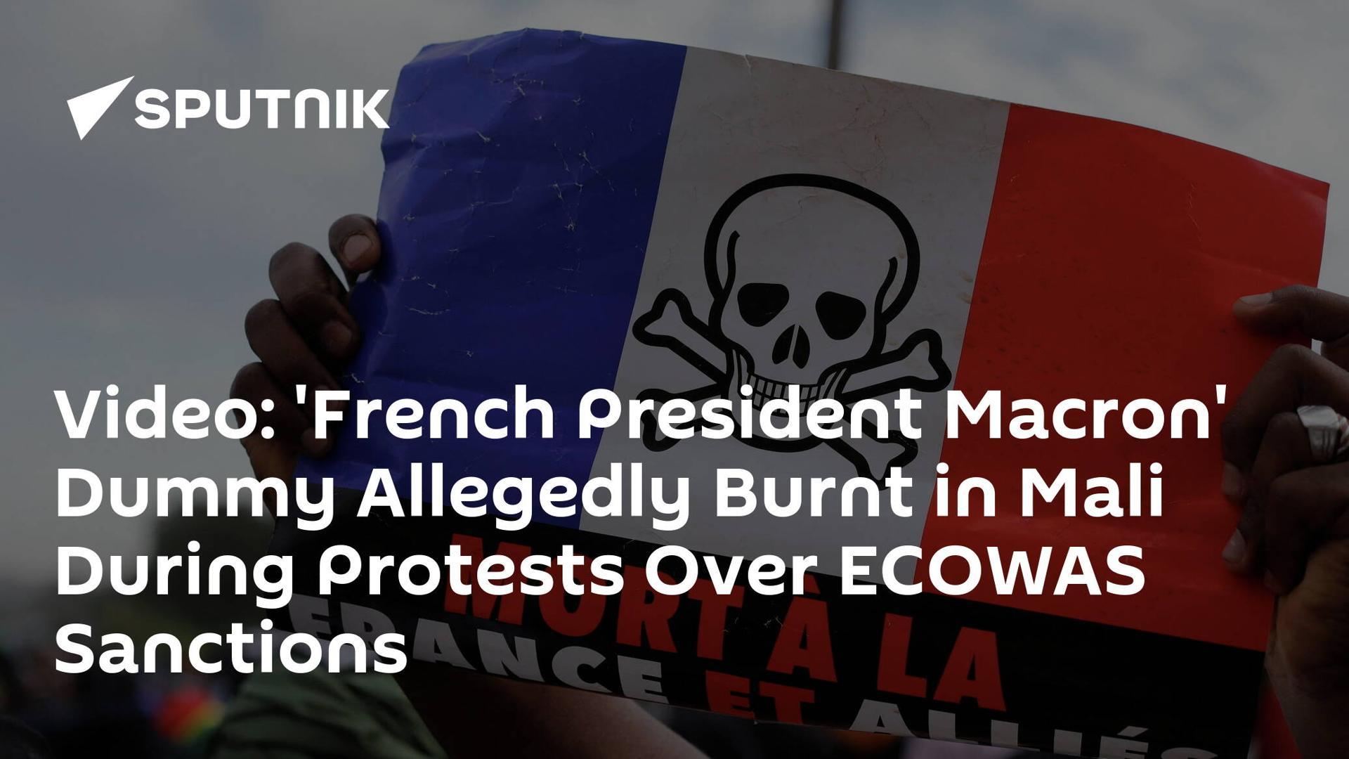 Video: 'French President Macron' Dummy Allegedly Burnt in Mali During Protests Over ECOWAS Sanctions