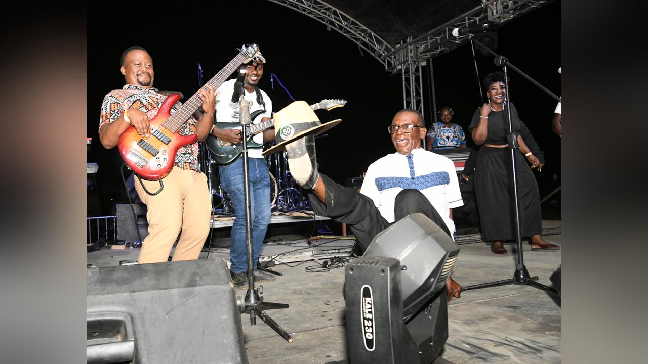 REVELLERS CELEBRATE SOTS RETURN REVELLERS CELEBRATE SOTS RETURN