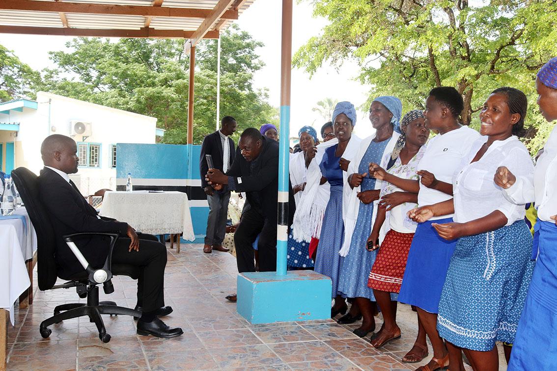 TLOTLANG DINGALO SHOROBES NEW KGOSI TLOTLANG DINGALO SHOROBES NEW KGOSI