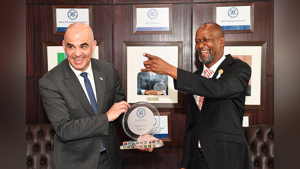 SADC WORTHWHILE PARTNER - BERSET SADC WORTHWHILE PARTNER - BERSET