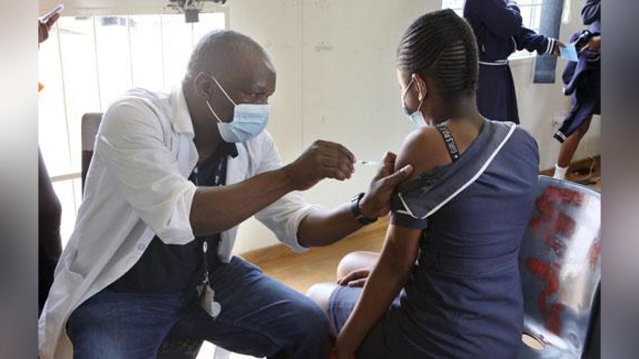 COVID 19 VACCINATION RESUMES IN PRIMARY SCHOOLS COVID 19 VACCINATION RESUMES IN PRIMARY SCHOOLS
