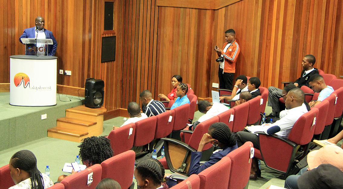 ' Teenagers must stay away from sex ' ' Teenagers must stay away from sex '