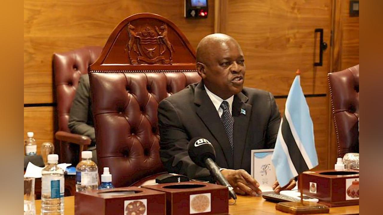 Angolan President, Masisi hold first bilateral talks Angolan President, Masisi hold first bilateral talks
