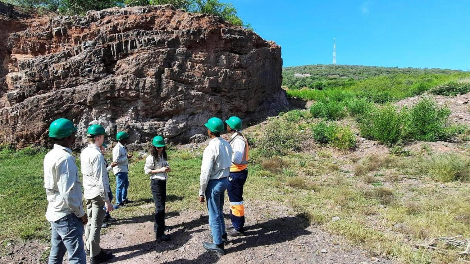 STAY AWAY FROM MINING LEASE AREA STAY AWAY FROM MINING LEASE AREA