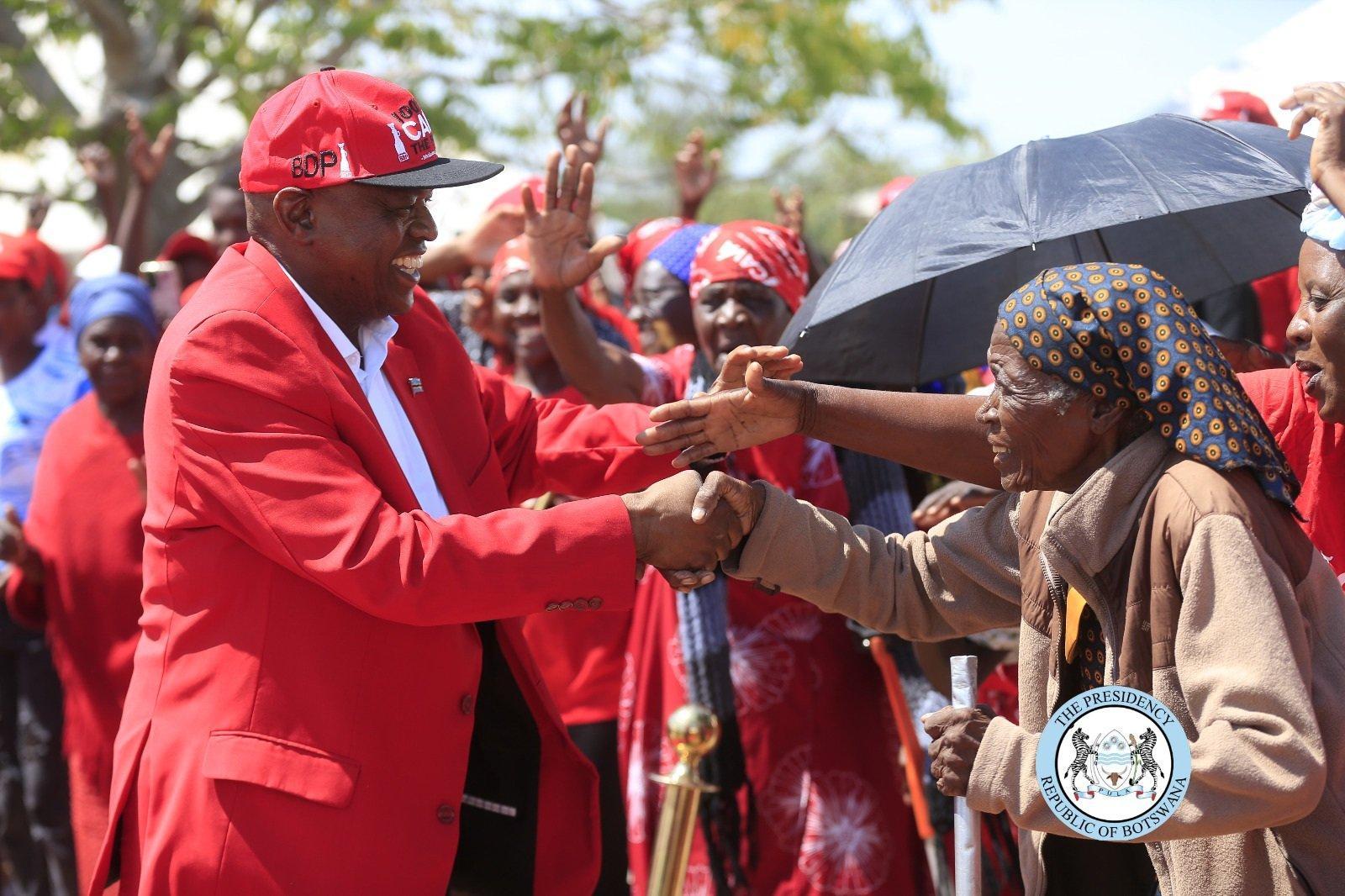 Dr. Mokgweetsi E.K.Masisi recieved by fellow members of the Botswana