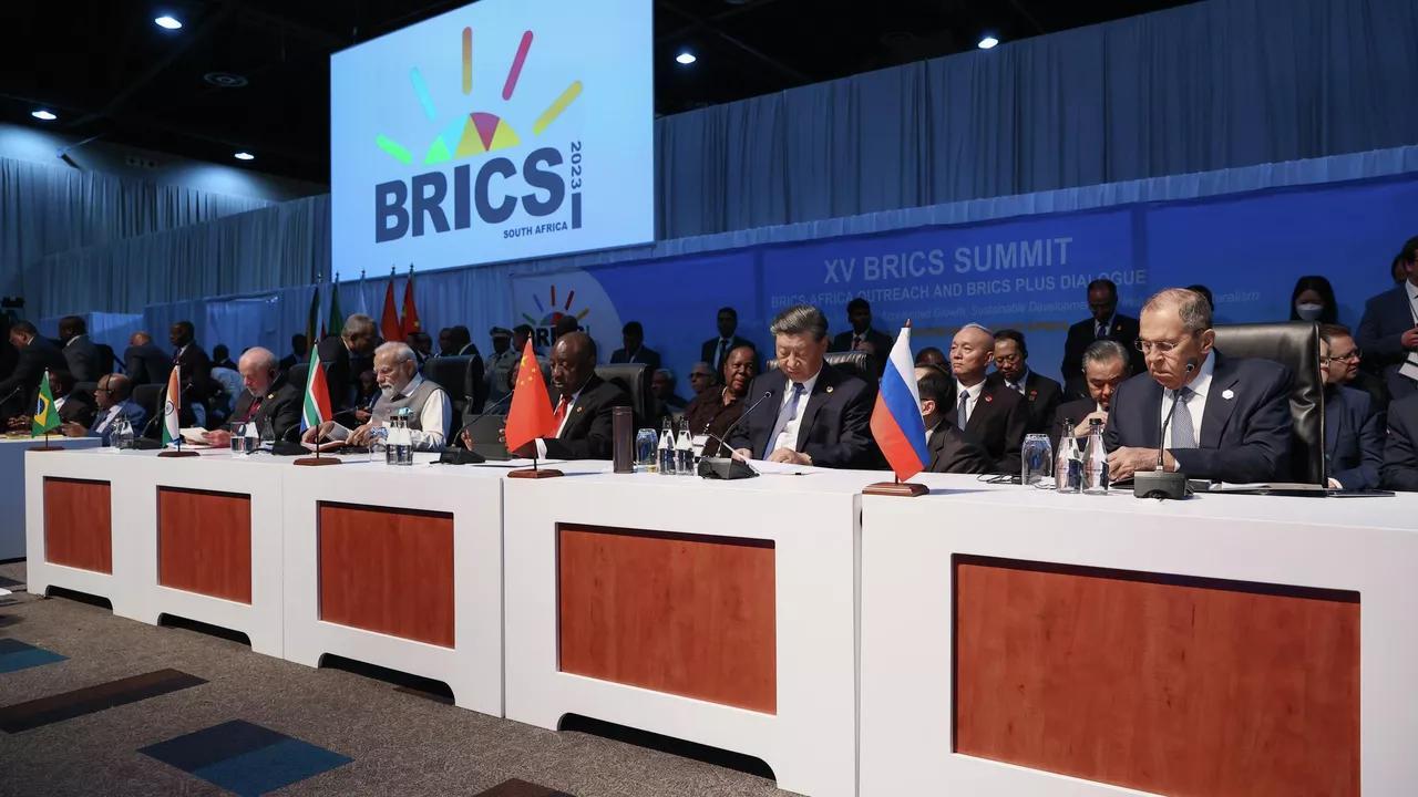 'Off-Axis Relations': Experts Explain Benefits of Closer BRICS-Africa Ties 'Off-Axis Relations': Experts Explain Benefits of Closer BRICS-Africa Ties