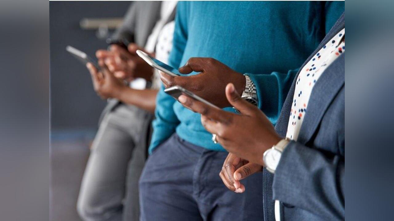 Bank on the Move: Embracing the Future of Banking Bank on the Move: Embracing the Future of Banking