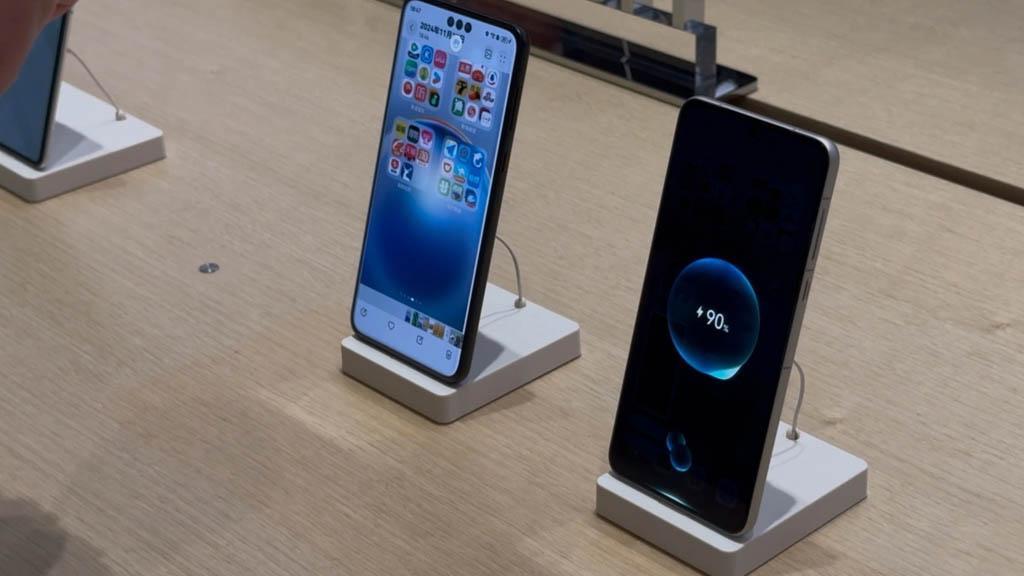 Huawei Unveils GestureBased Photo Transfer Feature in Flagship Device